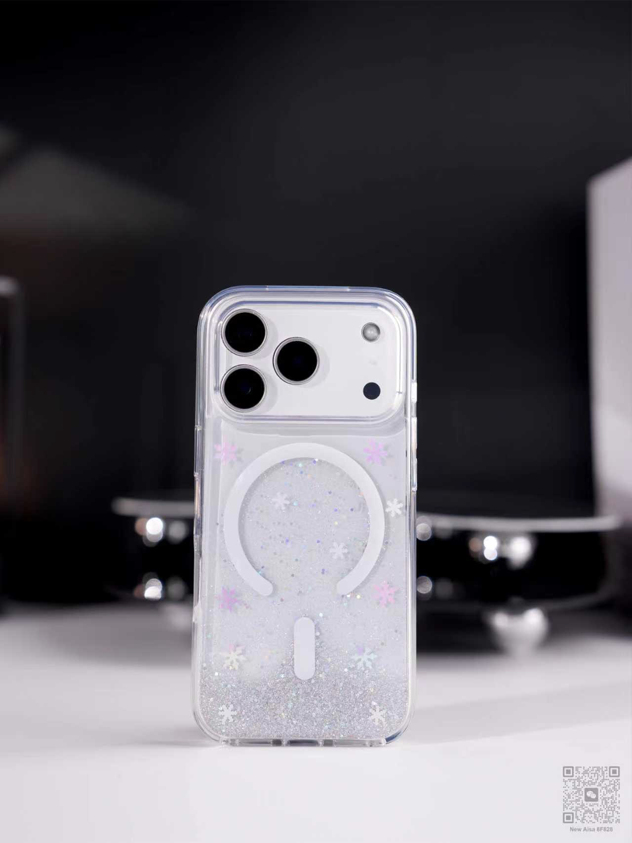 iPhone 17 MagSafe Glitter Case – Sparkle with Every Snap