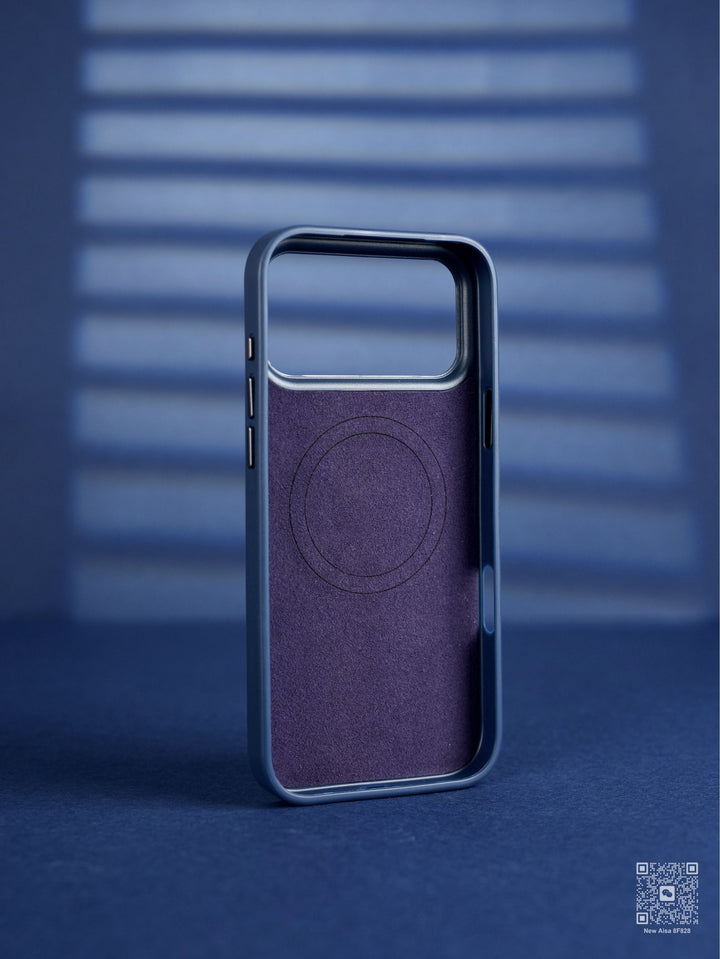 iPhone 17 MagSafe Leather Dragon Design Case – Bold Power & Style