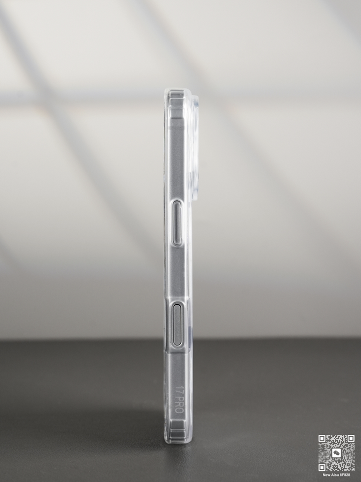 iPhone 17 MagSafe Clear Case – Sleek & Transparent Shield