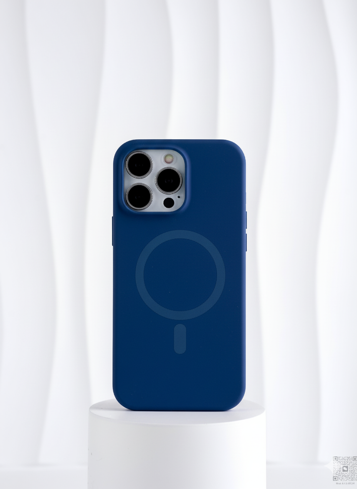 iPhone 17 MagSafe Silicone Case – Smooth Protection, Perfect Grip