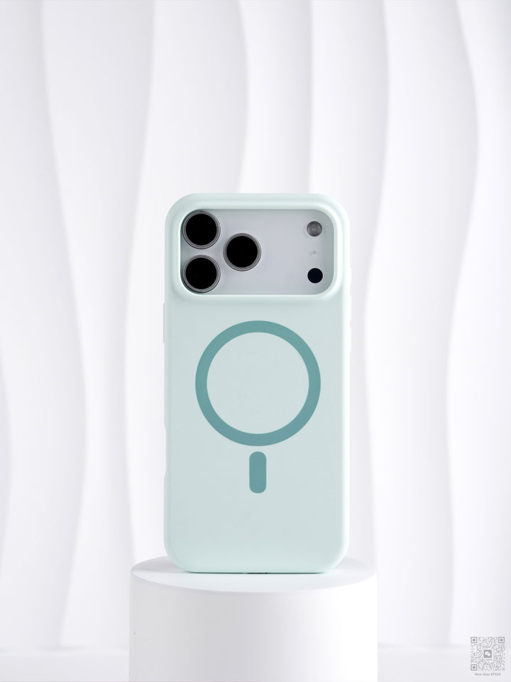 iPhone 17 MagSafe Silicone Case – Smooth Protection, Perfect Grip