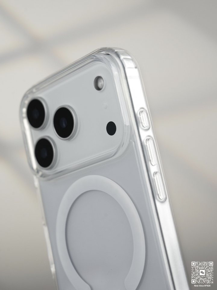 iPhone 17 MagSafe Clear Case – Sleek & Transparent Shield